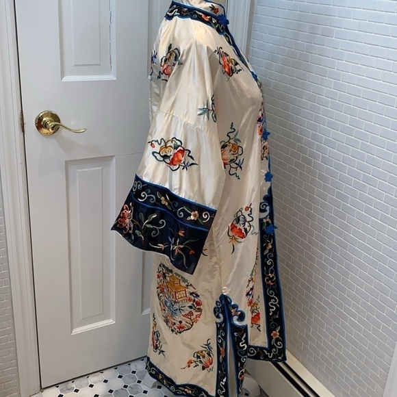 ESME white/black/multi Silk/Rayon Vintage opera coat.Handmade. Size Large. - Picture 13 of 14